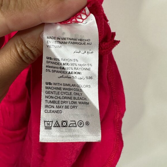 2/$30 White House Black Market Cap Short Sleeve Tee V-Neck Fitted Red #A0126 - Picture 6 of 8